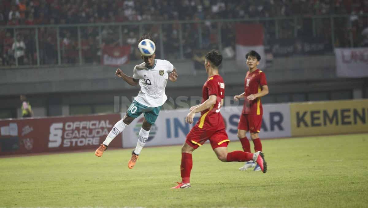 Pertandingan antara Timnas Indonesia vs Vietnam di Piala AFF U-19 2022. Foto: Herry Ibrahim/INDOSPORT. - INDOSPORT