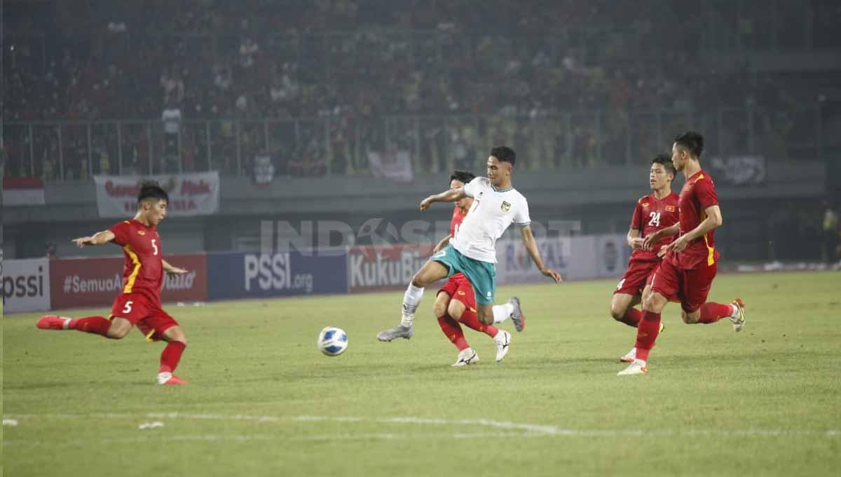 Faktor cuaca dan padatnya jadwal dinilai sangat memengaruhi performa Vietnam U-19 hingga mereka ditahan imbang Timnas Indonesia U-19 di ajang Piala AFF U-19. - INDOSPORT