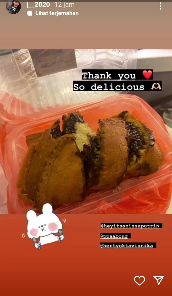 Ganda putri Korea Selatan, Kim Hye-Jeong dapat kiriman martabak dari fans Indonesia usai takluk dari Apriyani/Siti Fadia di semifinal Malaysia Open 2022. Copyright: Instagram story @j_2020