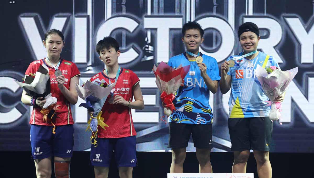 Sering jadi ancaman Indonesia, sektor ganda putri China alami pembongkaran total jelang dimulainya kompetisi 2023, termasuk pemecahan Zhang Shu Xian/Zheng Yu. - INDOSPORT