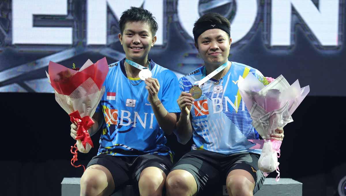 Apriyani Rahayu/Siti Fadia Silva Ramadhanti meraih sukses di Malaysia Open 2022 usai publik Axiata Arena yang didominasi fans Malaysia mendukung mereka. Foto: PBSI - INDOSPORT