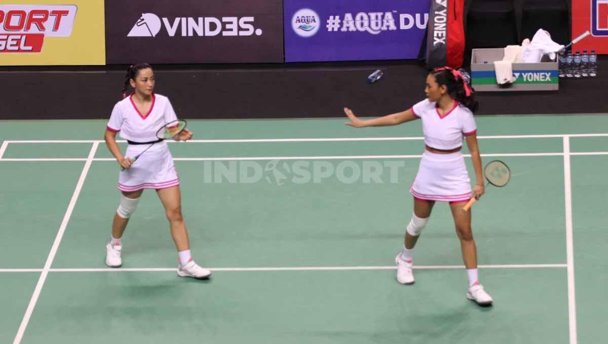 Hesti/Erika Carlina berhasil mencuri poin saat melawan Anya Geraldine/Raisa di Tepok Bulu 2022
