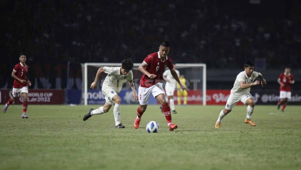 Striker Timnas Indonesia U-20, Hokky Caraka belum mendapatkan penampilan terbaiknya selama TC di Eropa. - INDOSPORT