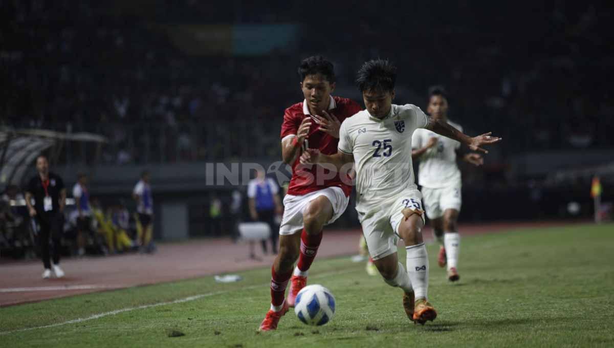 Pelatih Thailand merasa puas timnya lolos ke semifinal Piala AFF U-19 2022 bersama Vietnam meski dinodai isu 'main mata' singkirkan timnas Indonesia.