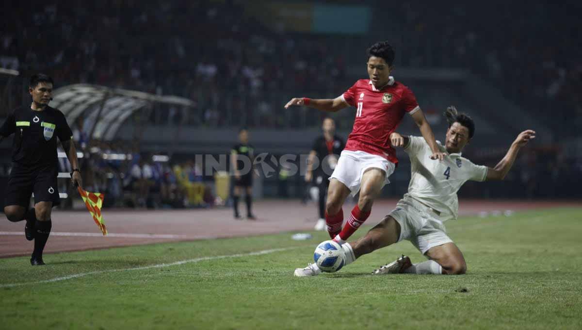 Pertandingan antara Timnas Indonesia U-19 vs Thailand U-19 Piala AFF U-19 di Stadion Patriot, Senin (06/07/22).