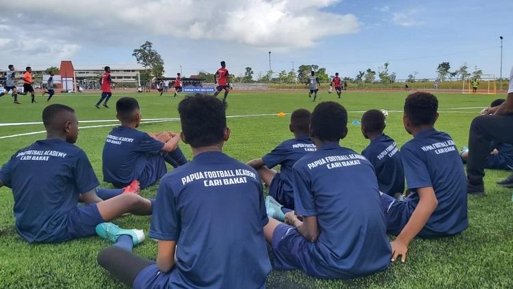 Kegiatan Papua Football Academy (PFA).