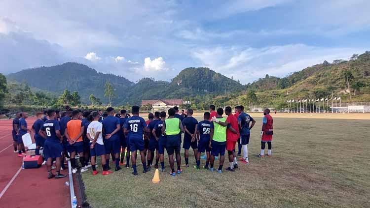 Skuad Persipura Jayapura usai latihan jelang bergulirnya Liga 2.