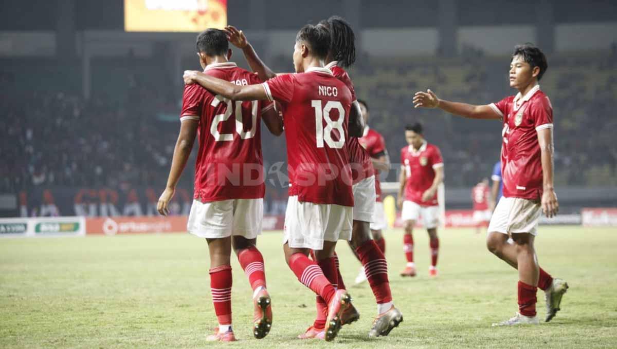 Para pemain Timnas Indonesia U-19, Piala AFF U-19 di Stadion Patriot, Jumat (08/07/22). - INDOSPORT