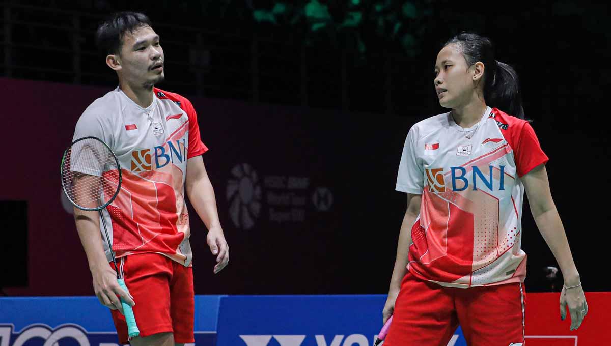 Pasangan ganda campuran Indonesia Rinov Rivaldy/Pitha Haningtyas Mentari di laga Malaysia Open, Minggu (10/07/22). Foto: PBSI