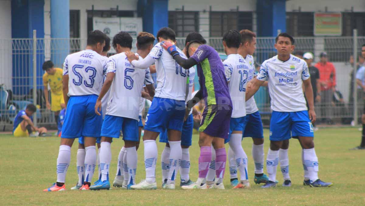 Pemain muda klub Liga 1 Indonesia Persib Bandung, Ridwan Ansori, mendapat pujian tinggi dari Robert Rene Alberts setelah tampil impresif di Piala Presiden 2022. - INDOSPORT