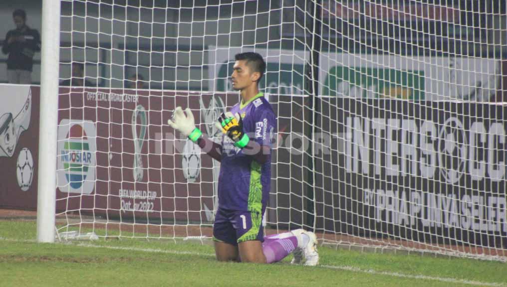 Penjaga gawang Persib Bandung, Fitrul Dwi Rustapa.