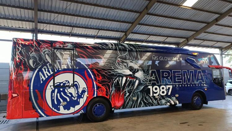 Bus baru tim Arema FC untuk Liga 1 musim 2022/2023 bernama Jen99ala. - INDOSPORT