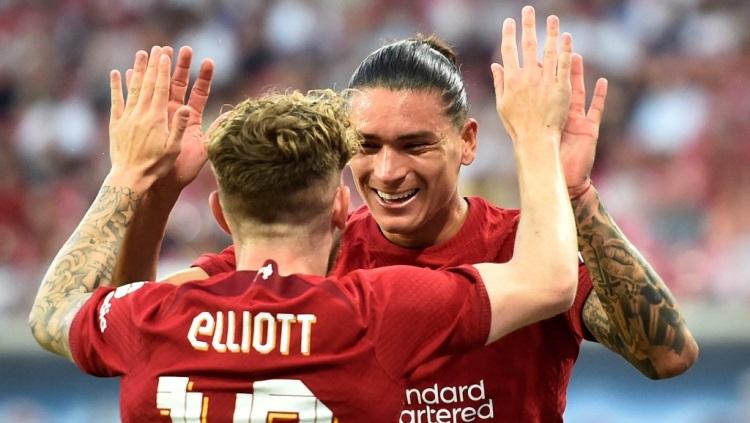 Darwin Nunez dan Harvey Elliott di laga RB Leipzig vs Liverpool, Jumat (22/07/22). Foto: REUTERS/Matthias Rietschel.