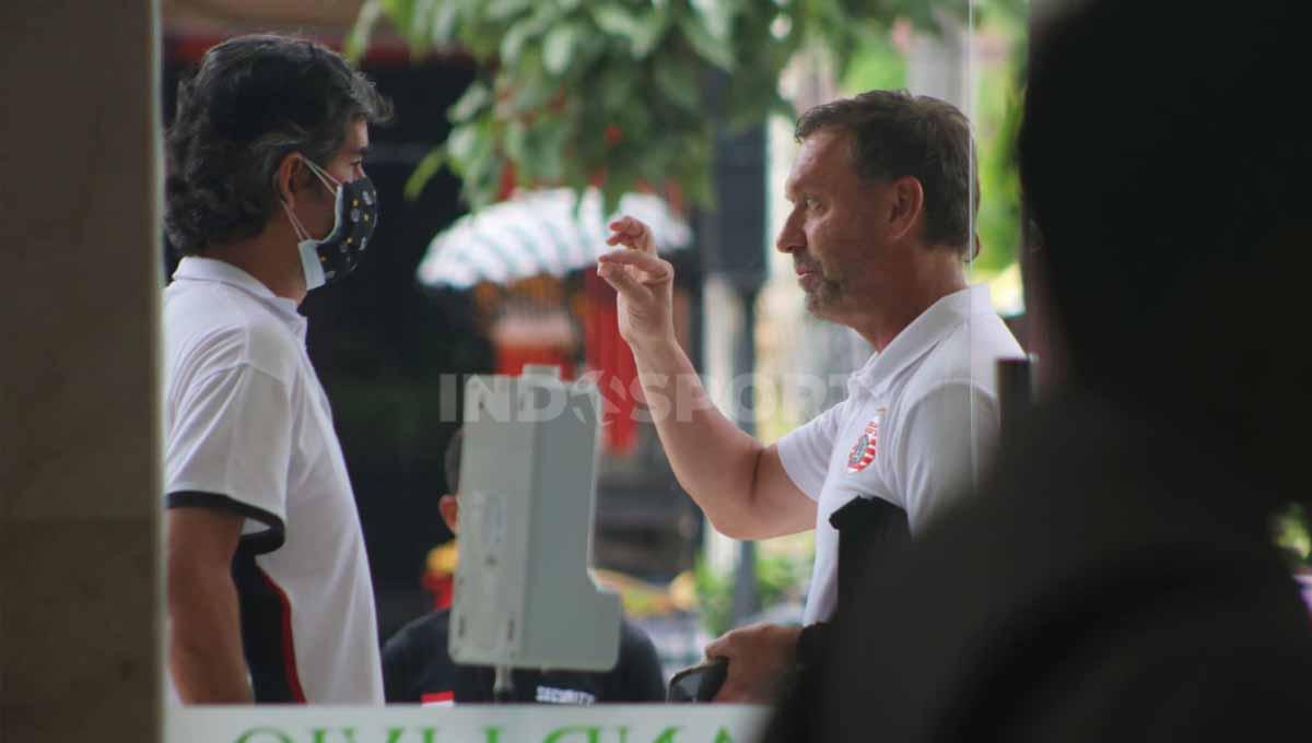 Kompetisi teratas sepak bola Indonesia, Liga 1, akan memasuki musim baru. Beberapa tim nyatanya tak gagap untuk melakukan perombakan di kursi kepelatihan.