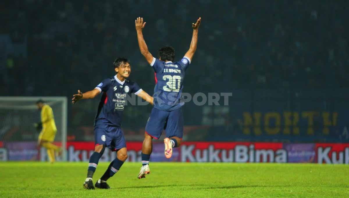 Selebrasi Ilham Udin Armayn usai mencetak gol ke gawang PSIS Semarang pada pekan kedua Liga 1 di Stadion Kanjuruhan, Sabtu (30/07/22). - INDOSPORT