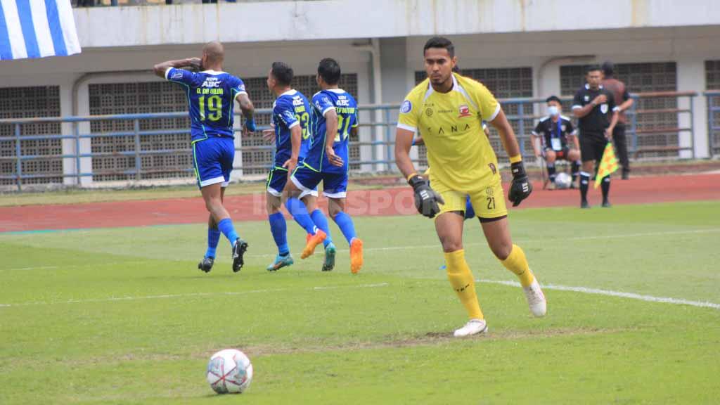 Selebrasi striker Persib, David da Silva usai mencetak gol ke gawang Madura United pada laga Liga 1 di Stadion GBLA, Kota Bandung, Sabtu (30/07/22).