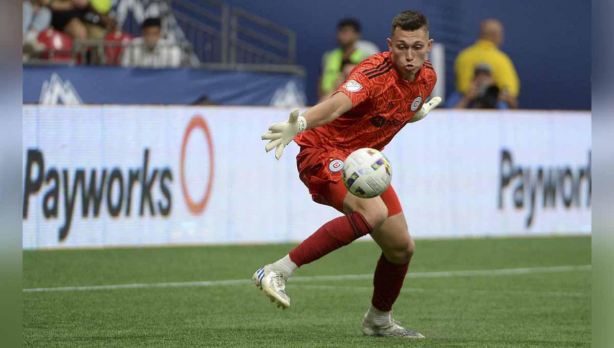Termasuk Kiper Chicago Fire (MLS), Gabriel Slonina, 3 pemain muda yang dituntut untuk membuktikan diri bersama Chelsea di laga pramusim 2023/2024. Foto: REUTERS/Anne-Marie Sorvin