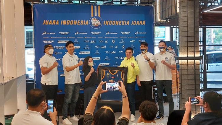 Klub basket Satria Muda Pertamina menggelar press conference sekaligus perkenalan sponsor baru jelang babak playoff IBL 2022 di kawsan Pluit, Jumat (05/08/22).