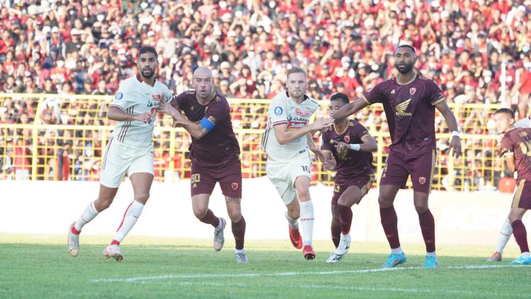 Pertandingan Liga 1 antara PSM Makassar vs Persija Jakarta di Stadion BJ. Habibie, Jumat (05/08/22). - INDOSPORT
