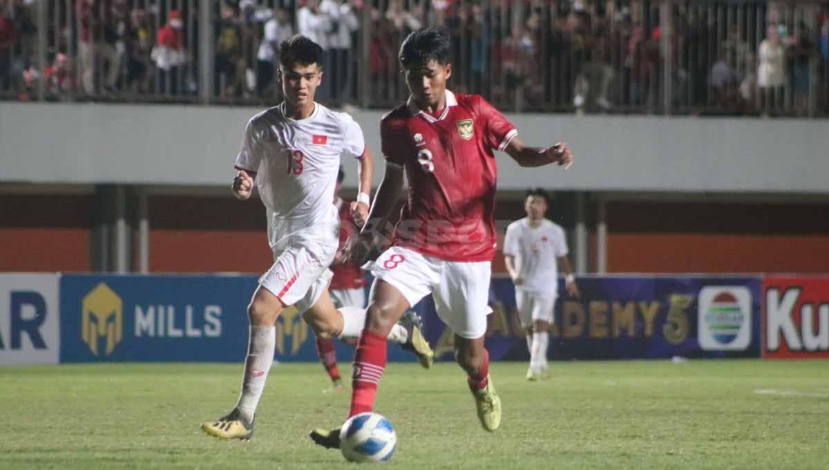 Pertandingan antara Timnas Indonesia U-16 vs Vietnam pada laga fase grup Piala AFF U-16 2022 di Stadion Maguwoharjo, Minggu (06/08/22). - INDOSPORT