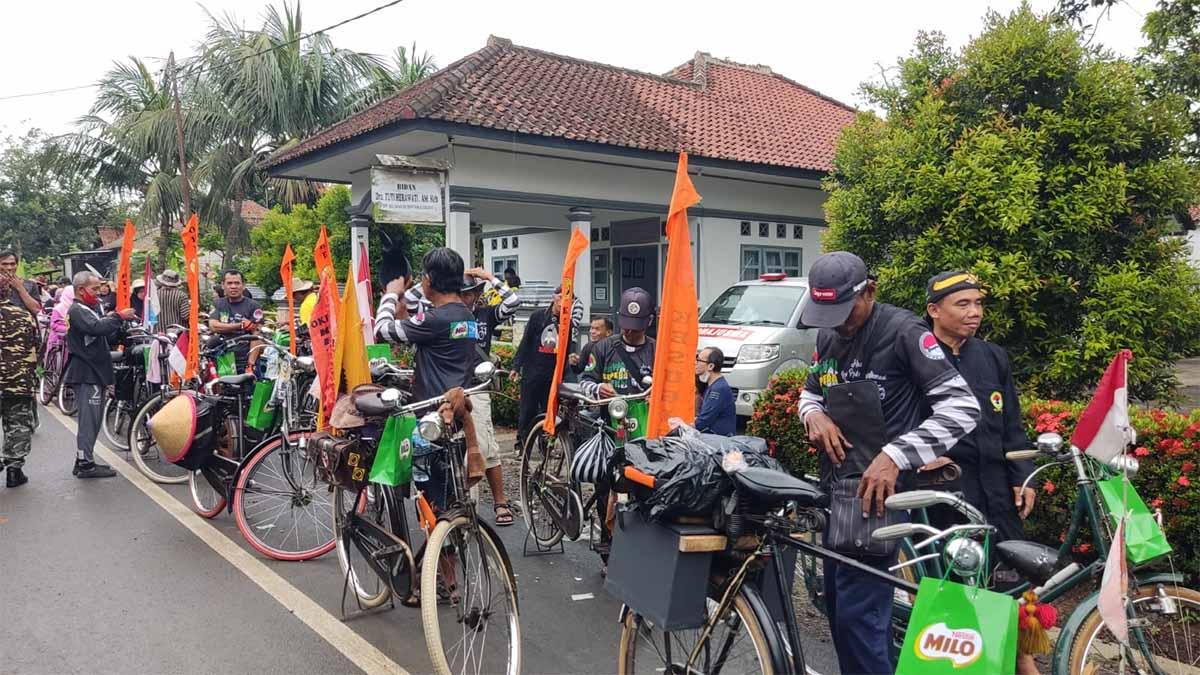 Para pecinta sepeda ontel berencana melakukan aksi Ontel Cinta Tanah Air (OCTA) atau bersepeda bersama dalam rangka HUT ke-77 Kemerdekaan Indonesia. Event tersebut bakal dilaksanakan pada Minggu, 14 Agustus 2022. Foto: Dok. Octa - INDOSPORT