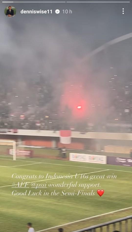 Dennis Wise menonton pertandingan Timnas Indonesia U-16 vs Vietnam di Stadion Maguwoharjo, Sabtu (6/8/22) Copyright: Instagram @denniswise11