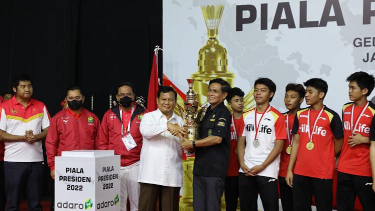Atlet-atlet muda PB Djarum sukses mengantarkan provinsi Jawa Tengah juarai kejuaraan bulutangkis Piala Presiden 2022. - INDOSPORT