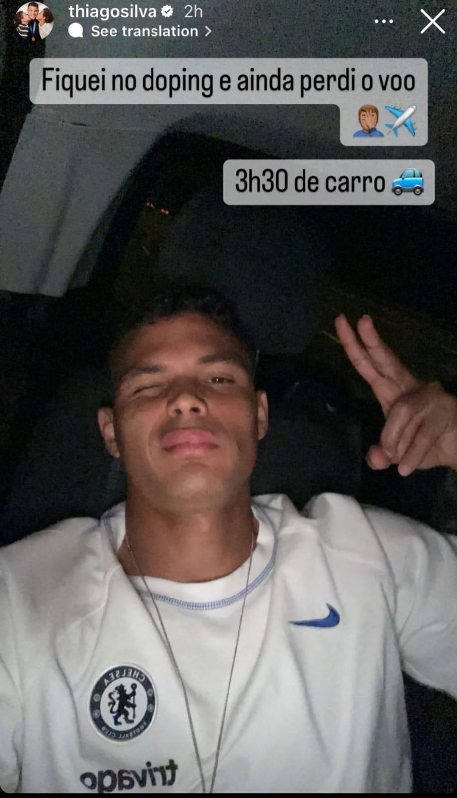 Dikira pakai doping, Thiago Silva rela pasrah pulang naik angkutan umum. Copyright: Instagram @thiagosilva