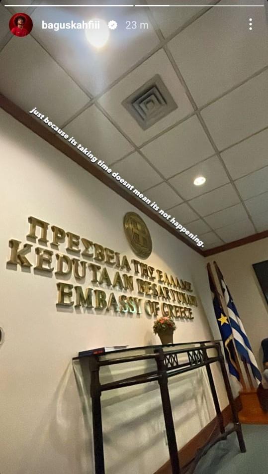 Bagus Kahfi sedang berada di Kedutaan Besar Yunani. Copyright: Instagram @baguskahfiii