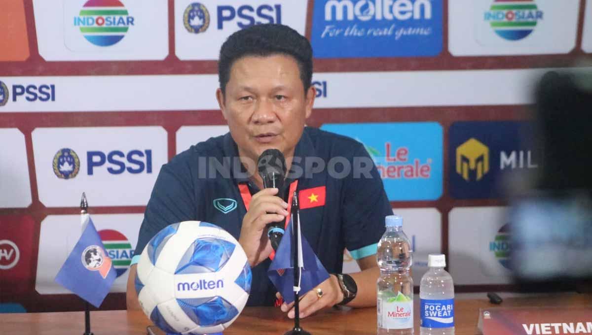 Pelatih Vietnam U-16, Nguyen Quoc Tuan. Foto: Nofik Lukman Hakim/INDOSPORT