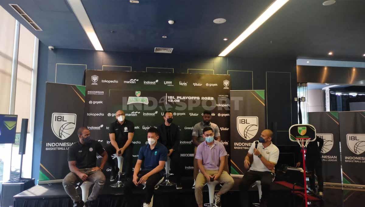 Perwakilan Tim 8 Besar Play Off IBL 2022 di acara Press Conference peluncuran #OlahragadiReels bersama Indonesia Basketball League (IBL), Selasa (09/08/22), di Mercure Bandung, Jawa Barat.