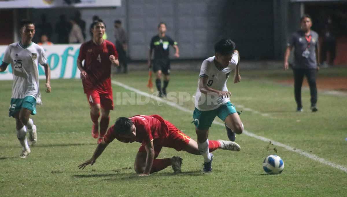 Gelandang Timnas Indonesia U-16 yakni Muhammad Kafiatur Rizki menuai ucapan berkelas dari fans Borneo FC, Pusamania. Foto: Nofik Lukman Hakim/INDOSPORT