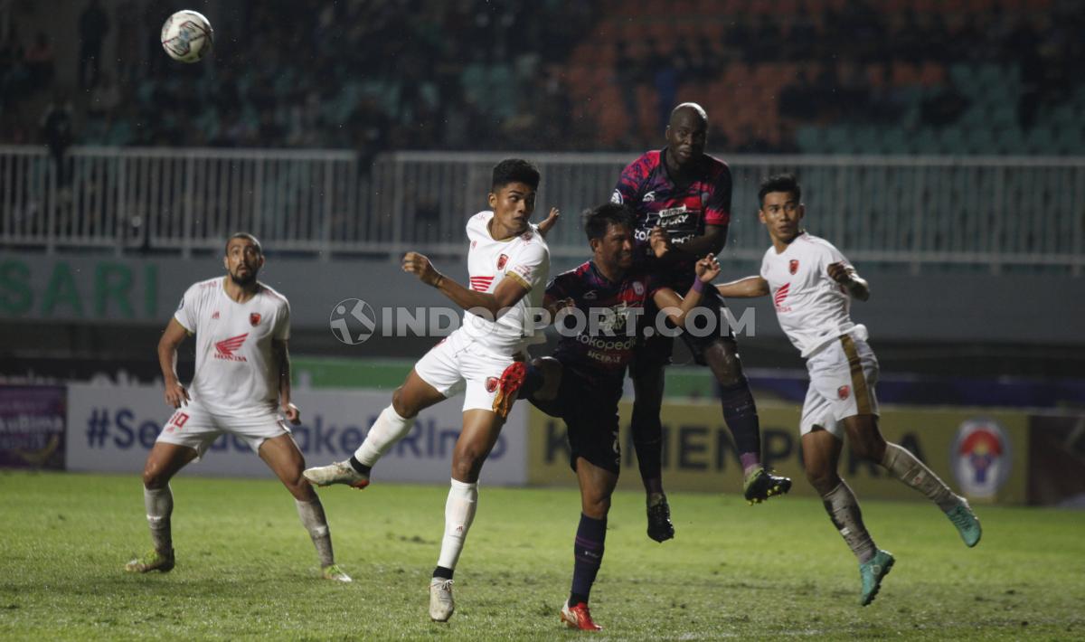 Pertandingan Liga 1 antara RANS Nusantara vs PSM Makassar di Stadion Pakansari, Senin (15/08/22).