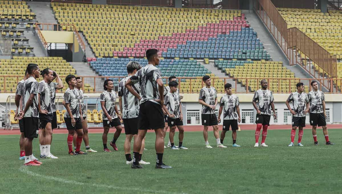 Klub Liga 1, Persis Solo, saat menjalani official training di Stadion Wibawa Mukti, Cikarang, Kamis (18/9/22) pagi. Foto; Persis Solo - INDOSPORT