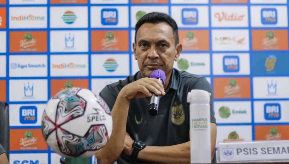 Sergio Alexandre didepak oleh PSIS Semarang dari posisinya sebagai pelatih kepala usai hanya meraih dua kemenangan dari enam pekan Liga 1 2022/2023. Foto: PSIS Semarang - INDOSPORT