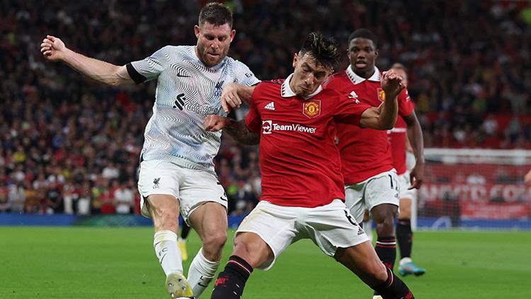 Legenda Liverpool, Jamie Carragher, harus menjilat ludahnya sendiri usai Lisandro Martinez mampu memberikan kontribusi apik bersama Man United.