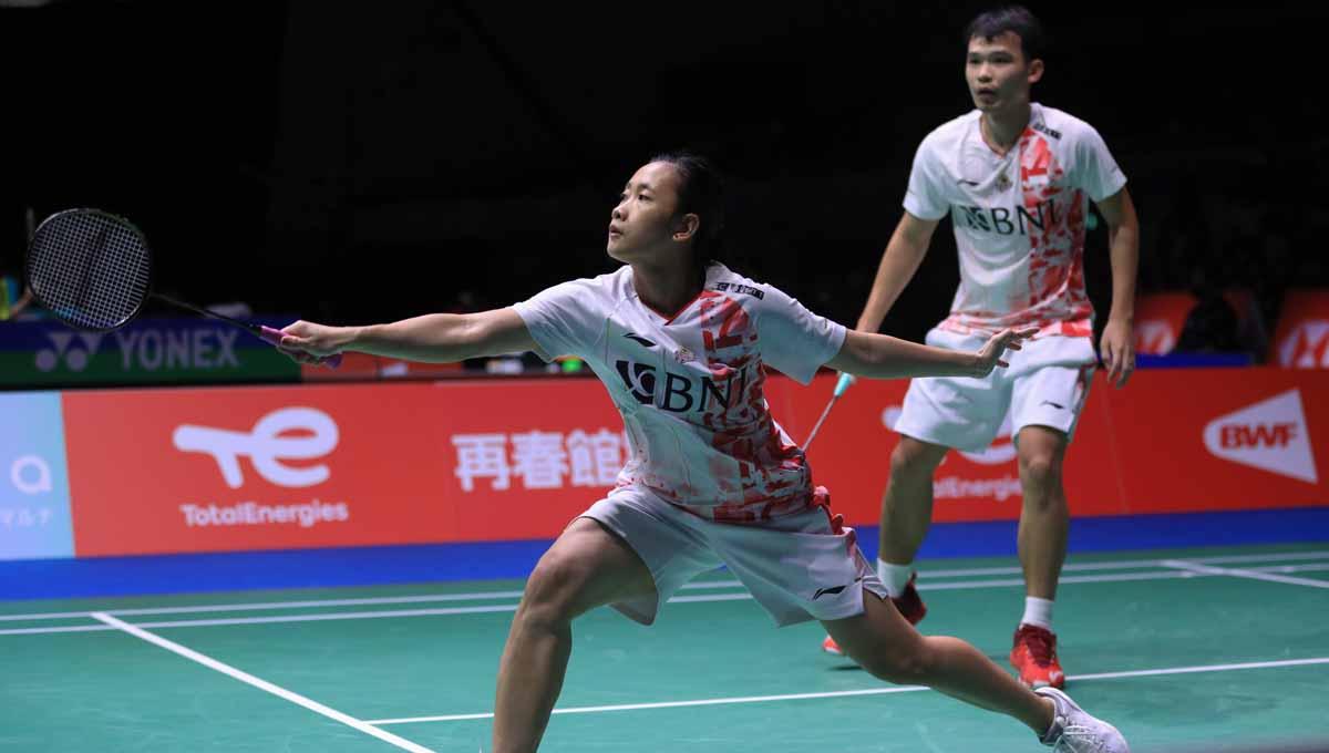 Mari menilik momen ganda campuran Indonesia, Rinov Rivaldy/Pitha Haningtyas Mentari, menikung maut wakil Jerman usai perawatan di babak pertama Hylo Open 2022. - INDOSPORT