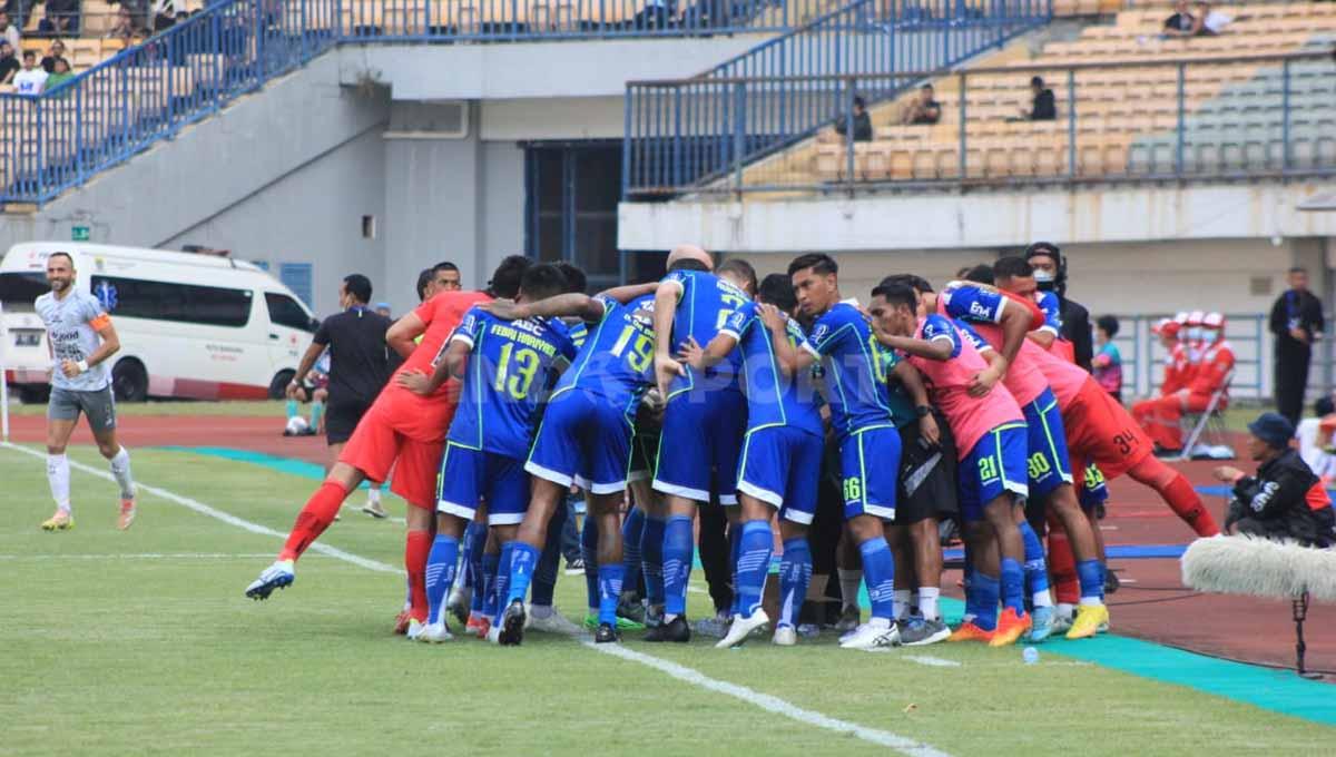 Persib Bandung gagal melanjutkan tren positif di kompetisi Liga 1 2022/23, setelah kalah 2-3 dari Bali United dan caretaker Budiman siap tanggung jawab. - INDOSPORT
