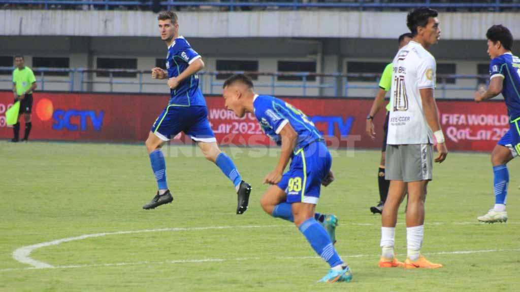 Gelandang Persib, Erwin Ramdani setelah mencetak gol ke gawang Bali United.