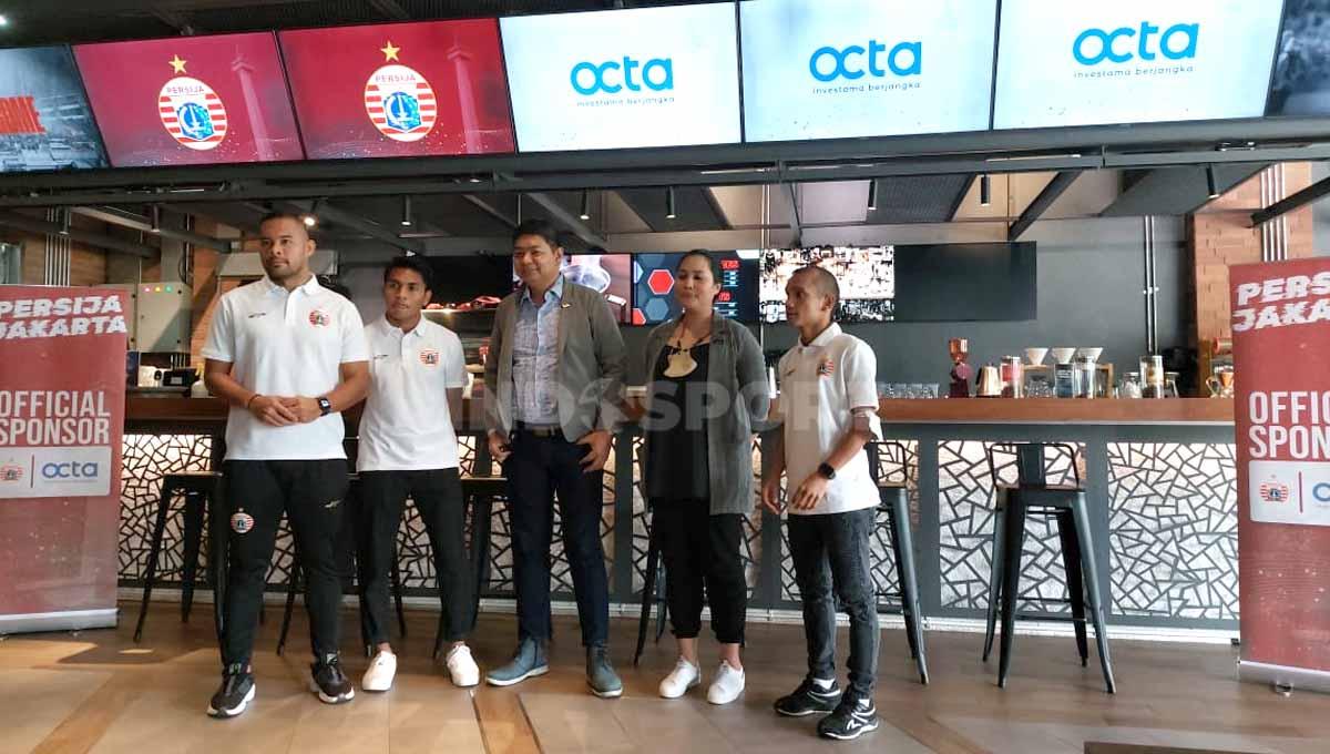 Persija Jakarta kembali mendapat sponsor untuk kompetisi Liga 1 musim 2022/2023. Foto: Zainal Hasan/INDOSPORT
