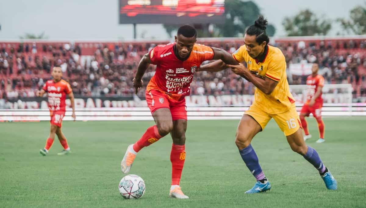 Persik Kediri kembali gagal menuntaskan misi kebangkitan di Liga 1, setelah menelan kekalahan telake empat gol tanpa balas menantang Bali United. Foto: Bali United