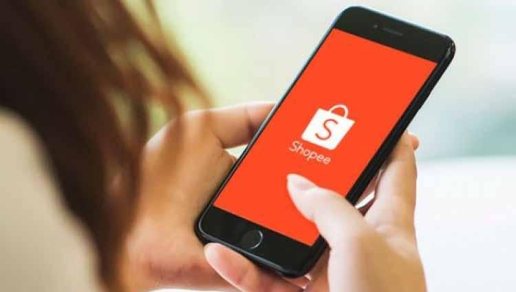 Perkembangan dunia digital kian cepat dari waktu ke waktu, hingga berbelanja pun kini jadi semakin praktis, cepat, dan aman.