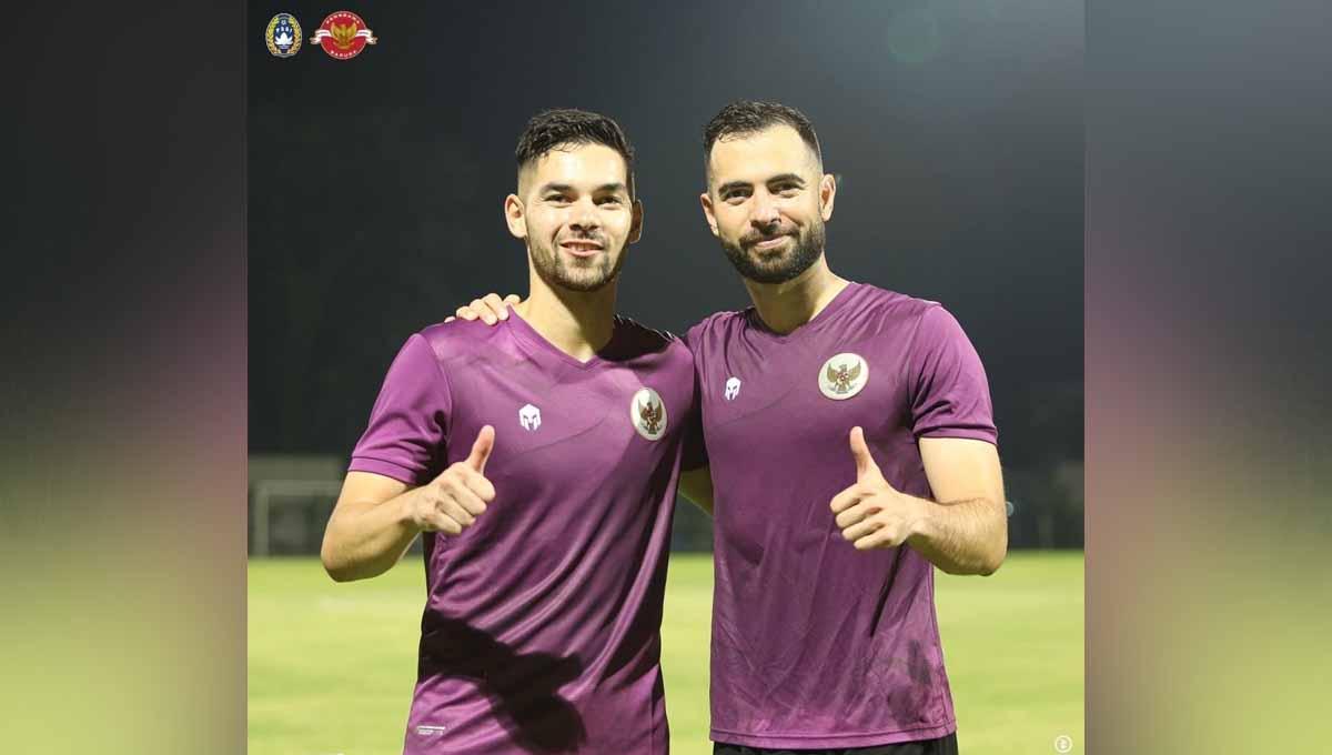Sandy Walsh dan Jordi Amat. Foto: PSSI - INDOSPORT