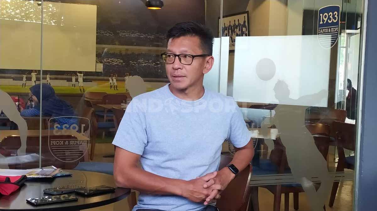 Direktur PT Persib Bandung Bermartabat (PBB), Teddy Tjahjono di Graha Persib, Jalan Sulanjana, Kota Bandung, Selasa (30/08/22). Foto: Arif Rahman/INDOSPORT