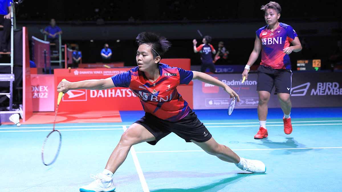 Indosport - Pasangan ganda putri Indonesia Apriyani Rahayu/Siti Fadia Silva Ramadhanti di kejuaraan bulutangkis Japan Open 2022. Foto: PBSI