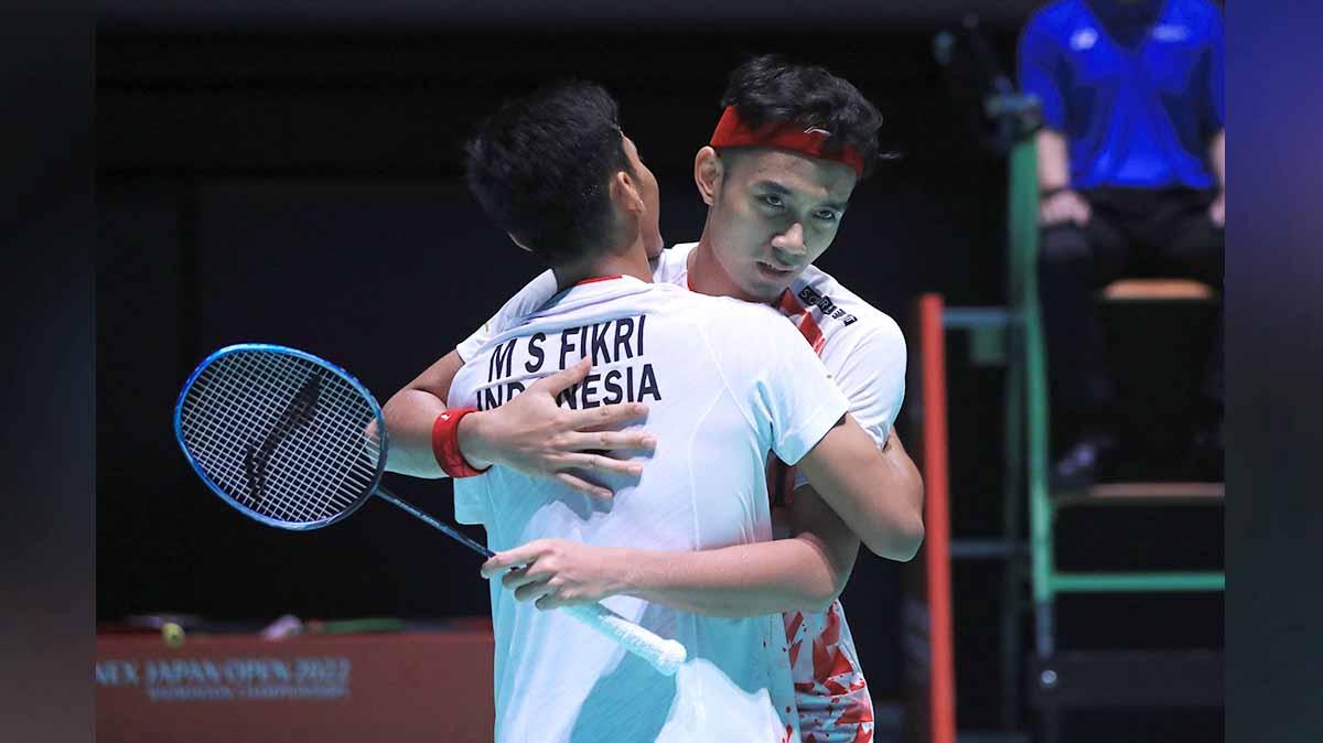 Gagal lolos BWF World Tour Finals 2022, Juara All England, Bagas Maulana, malah sibuk pamer kemesraan bareng Aurum Oktavia Winata yang bikin netizen kepanasan.