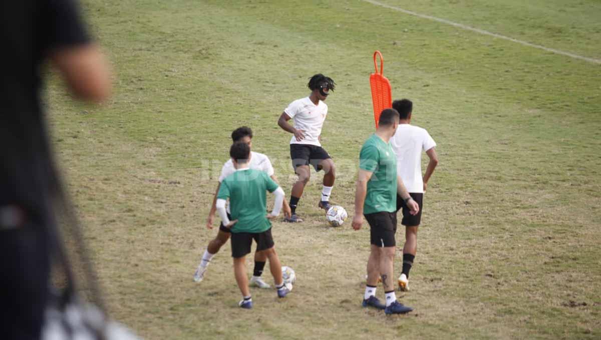 Pelatih Timnas Indonesia U-19, Shin Tae-yong mengabarkan ada dua pemain yang alami cedera jelang Kualifikasi Piala Asia U-20 2023. - INDOSPORT