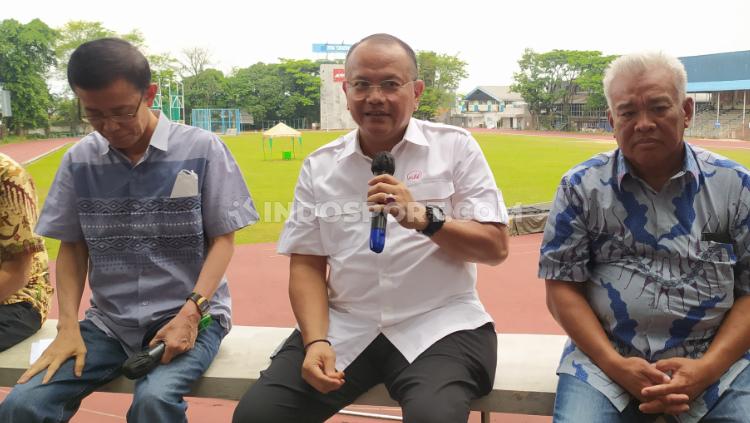 Muhammad Budiana (tengah), siap maju sebagai calon Ketua Umum KONI Jawa Barat (Jabar) masa bakti 2022-2026 - INDOSPORT