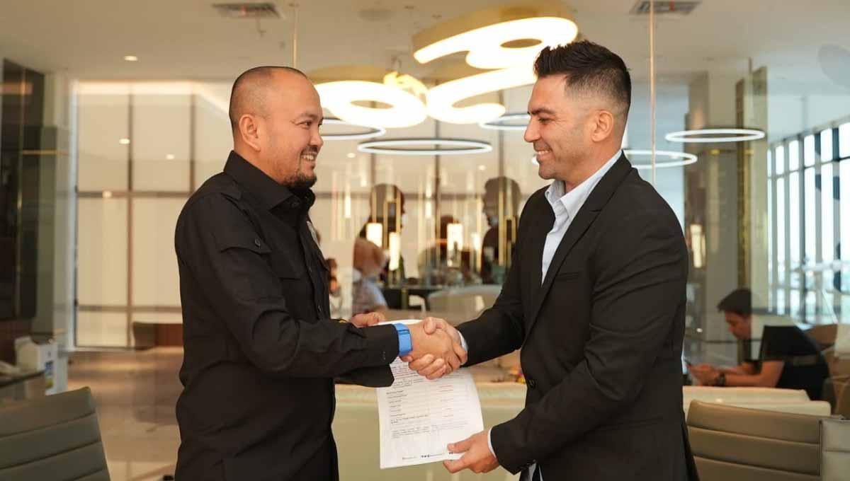 Dukungan datang dari Aremania usai manajemen Arema FC meresmikan pelatih anyar Javier Roca untuk menggantikan Eduardo Almeida pada Liga 1 musim ini.