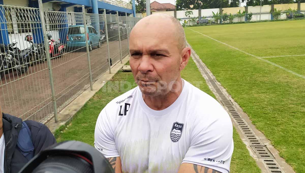 Pelatih penjaga gawang Persib Bandung, Luizinho Passos. Foto: Arif Rahman/INDOSPORT